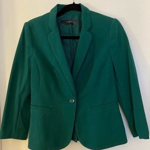 The Limited Size Small Cropped Sleeve Blazer in Emerald Green